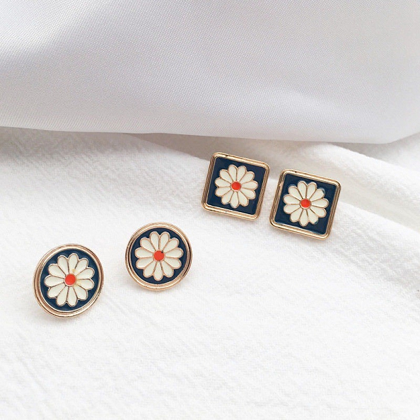 Daisy Earrings PWB520