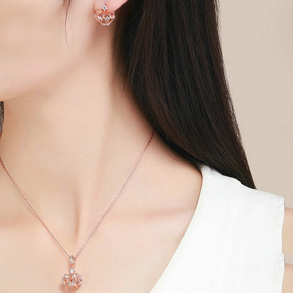 Shiny Crown Pendant Necklace PWB530