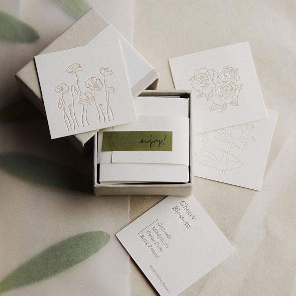 Oval Floral Ring PW842