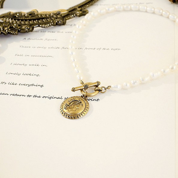 Vintage And Elegant Pearl and Head Portraits Necklace PWB139