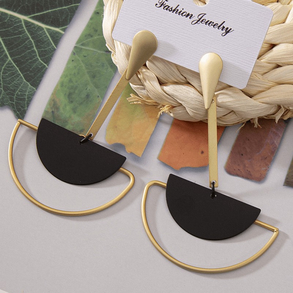 Vintage long black and gold eardrop PWB132