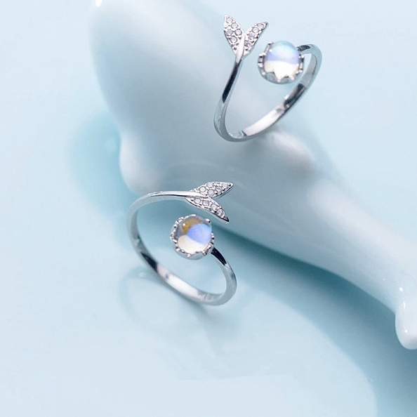 Whale Tail Moonstone Ring PWB285