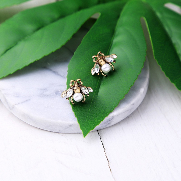 Pearl and Bee Earrings PWB308