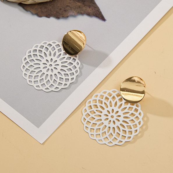 Hollowed-out earrings PWB130