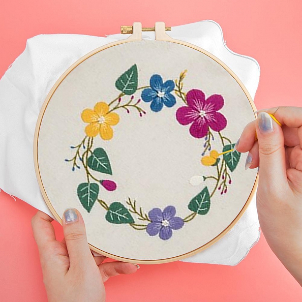 Floral Wreath-Embroidery Kit(25x25cm) PW673