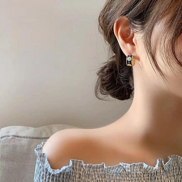 Daisy Earrings PWB520
