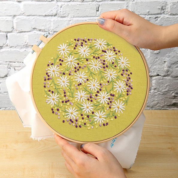 Flowers-Embroidery Kit(20x20cm) PW676